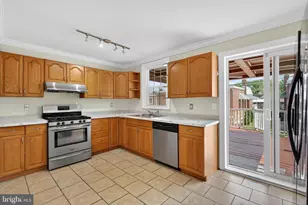 8129 Revere St, Philadelphia, PA 19152 - Photo 9