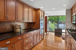 245 S 3rd St, Philadelphia, PA 19106 - Photo 11
