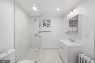 764 S 6th St, Philadelphia, PA 19147 - Photo 21