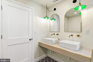 1906 S 10th St, Philadelphia, PA 19148 - Photo 25
