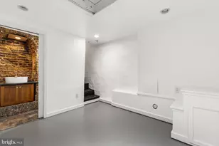 9 Bristow Pl, Philadelphia, PA 19123 - Photo 9