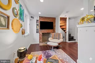 9 Bristow Pl, Philadelphia, PA 19123 - Photo 3