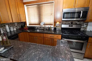 986 E Godfrey Ave, Philadelphia, PA 19124 - Photo 13