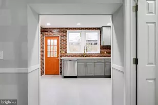 1903 S Warnock St, Philadelphia, PA 19148 - Photo 13