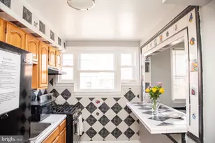 7925 Michener Ave, Philadelphia, PA 19150 - Photo 13