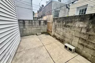 2450 S American St, Philadelphia, PA 19148 - Photo 15