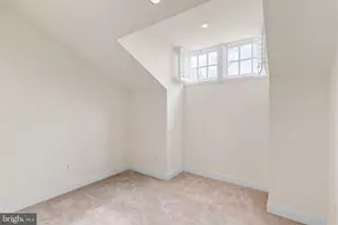 1 Academy Cir, Philadelphia, PA 19146 - Photo 25