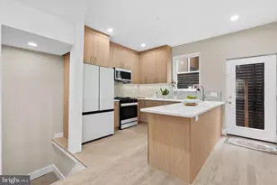 1032 S Randolph St, Philadelphia, PA 19147 - Photo 9