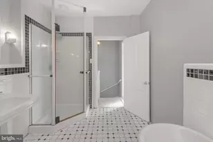 40 W Southampton Ave, Philadelphia, PA 19118 - Photo 27