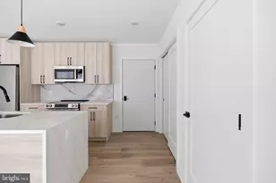 208 Vine St, Philadelphia, PA 19106 - Photo 3