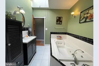 2329 S American Street, Philadelphia, PA 19148 - Photo 9