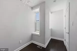308 Roseberry St, Philadelphia, PA 19148 - Photo 9