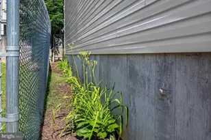1322 S Dorrance St, Philadelphia, PA 19146 - Photo 33