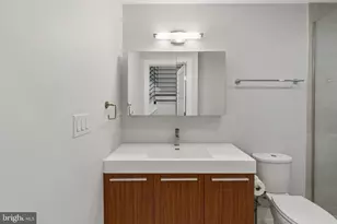 425 Watkins St, Philadelphia, PA 19148 - Photo 25