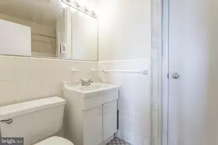 2601 Pennsylvania Ave, Philadelphia, PA 19130 - Photo 27
