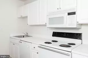 1411-5 Walnut St, Philadelphia, PA 19102 - Photo 9