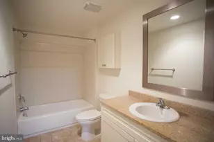 1100 Spruce St, Philadelphia, PA 19107 - Photo 21