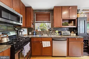 636 Green Ln, Philadelphia, PA 19128 - Photo 7