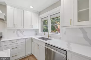 913 N Lawrence St, Philadelphia, PA 19123 - Photo 25