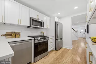 407 Conarroe St, Philadelphia, PA 19128 - Photo 9