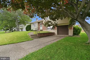 9960 Wistaria St, Philadelphia, PA 19115 - Photo 3