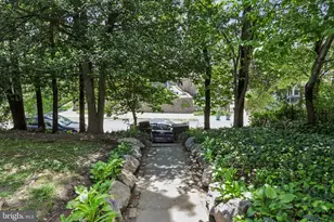 135 W Mt Pleasant Ave, Philadelphia, PA 19119 - Photo 3