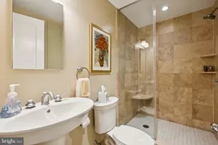 1701 Locust St, Philadelphia, PA 19103 - Photo 19