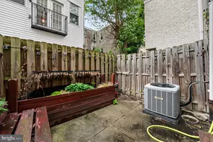 1014 S Bouvier St, Philadelphia, PA 19146 - Photo 9