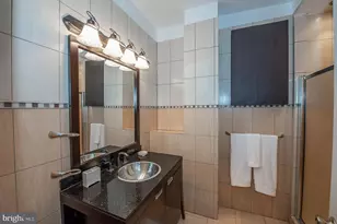 2025 Parrish St, Philadelphia, PA 19130 - Photo 21