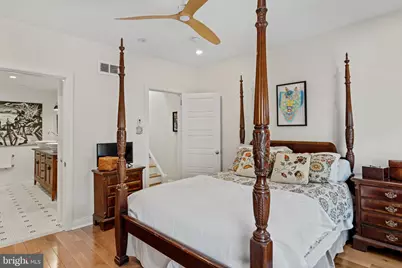 2226 Locust Street, Philadelphia, PA 19103 - Photo 9