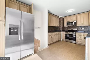 468 Woodhaven Plaza, Philadelphia, PA 19116 - Photo 5
