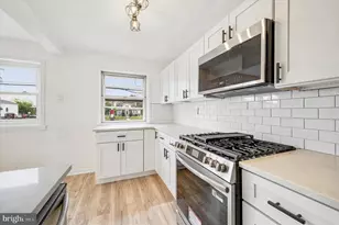 6451 Akron St, Philadelphia, PA 19149 - Photo 11
