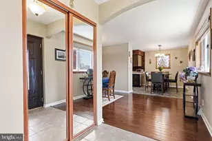 364 Selma St, Philadelphia, PA 19116 - Photo 5