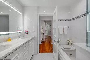 2027 Chancellor St, Philadelphia, PA 19103 - Photo 25