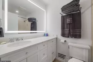 2027 Chancellor St, Philadelphia, PA 19103 - Photo 33