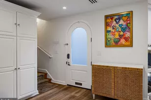 2027 Chancellor St, Philadelphia, PA 19103 - Photo 3