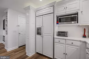 2027 Chancellor St, Philadelphia, PA 19103 - Photo 11