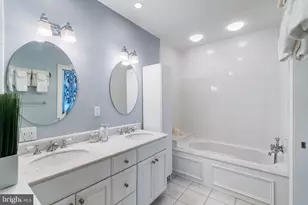 1714 Spruce St, Philadelphia, PA 19103 - Photo 23