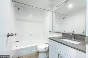 303 Vine St, Philadelphia, PA 19106 - Photo 9