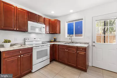621 E Flora Street, Philadelphia, PA 19125 - Photo 9