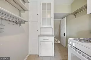 6452 Morris Park Rd, Philadelphia, PA 19151 - Photo 15