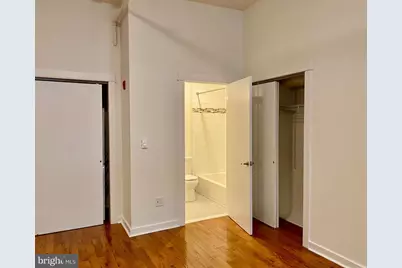 1300 Spruce Street #1 E, Philadelphia, PA 19107 - Photo 5