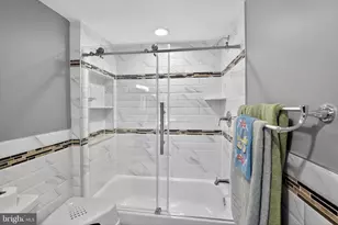 2314 Emerald St, Philadelphia, PA 19125 - Photo 15
