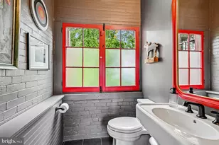 51 E Penn St, Philadelphia, PA 19144 - Photo 29