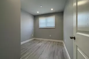 6324 Theodore St, Philadelphia, PA 19142 - Photo 5
