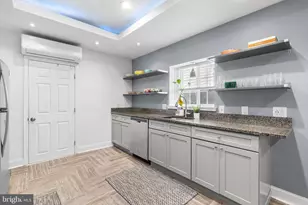 1938 S 19th St, Philadelphia, PA 19145 - Photo 9