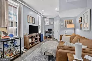 927 Clinton St, Philadelphia, PA 19107 - Photo 3