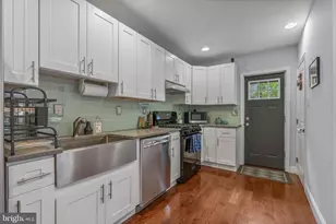 921 S 50th St, Philadelphia, PA 19143 - Photo 11