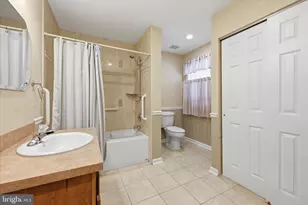 9342 Campus Ln, Philadelphia, PA 19114 - Photo 13