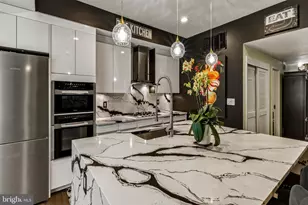 122 New St, Philadelphia, PA 19106 - Photo 3